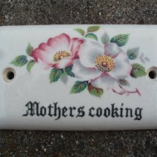 Mothers cooking  porcelanowa oryginalna  ozdoba na drzwi i nie tylko