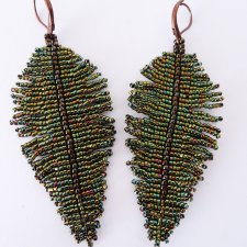 zielone piórka - kolczyki beading