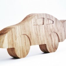 Drewniany samochód, z drewna, dąb