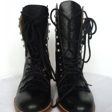 KMB  - (NOWE) SZNUROWANE  BOTKI