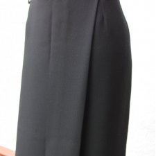 Czarna długa spódnica