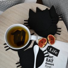 Sześć podkładek filcowych w kształcie głowy kota z wąsami