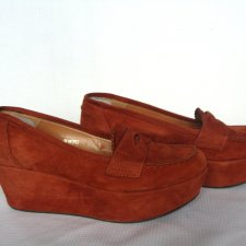 CANAPE  - WŁOSKIE   NA PLATFORMIE