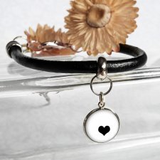 gustowna elegancka minimalistyczna bransoletka z zawieszką serce