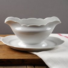 biała, porcelanowa sosjerka Silesia