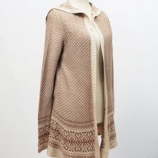 Sweter z kapturem