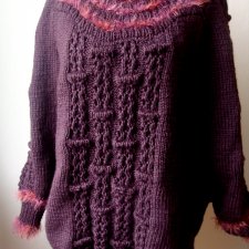 BAKŁAŻANOWY SWETER