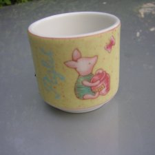 classic Pooh by Royal Doulton  WINNIE THE POOH 2001 DISNEY