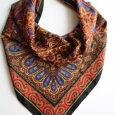 Chusta vintage misterne ornamenty