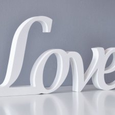 Drewniany napis "Love", biały