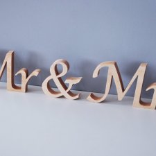 Drewniany napis "Mr & Mrs"