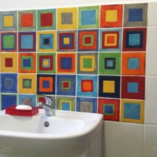 Kafle do łazienki kolorowe kwadraty