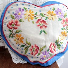 Poszewka hafty serce