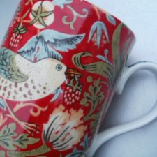 Royal  Worcester -William Morris design - Strawberry Thief crimson /slate I