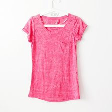 Różowa lekko prześwitująca koszulka, t-shirt