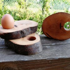 Drewniane podstawki pod jajko
