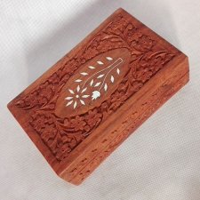 SZKATUŁKA DREWNIANA-RZEŹBIONA