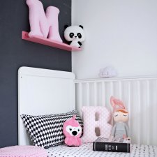 miękka dekoracja do pokoju dziecięcego w kształcie literki