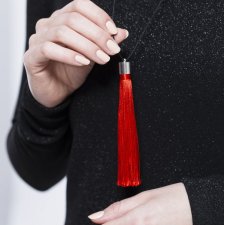 naszyjnik z frędzlami frędzle frędzelki elegancki długi szykowny czerwony