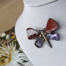 Broszka: Motyl bordowo-fioletowy