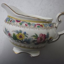 Coalport Ming Rose Bone China  - mlecznik  dzbanuszek z poszukiwanej serii Ming Rose