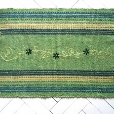 Chodniczek zielony z haftem