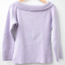 Lawendowy sweter