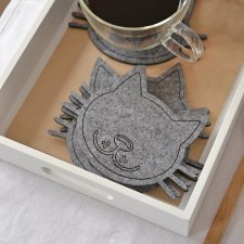 Sześć podkładek filcowych w kształcie głowy kota z wąsami