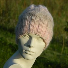 LEKKA PASTELOWA Z MOHEREM * CZAPKA * MELANŻ