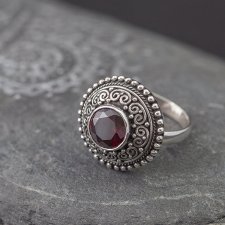 granat orientalnie - srebrny pierścionek