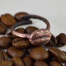 Coffee - pierścionek z ziarnkiem kawy