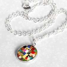 mosaic -Delikatny medalik z mozaiką w szkle, na łańcuszku