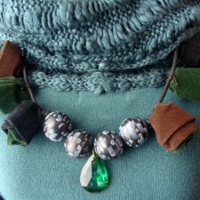 KWIATOWY  NASZYJNIK - NOWY  Z METKĄ