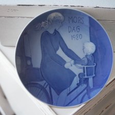 Królewska Manufaktura Porcelany seria na Dzień Matki
