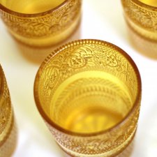 komplet (nowych) żółtych kryształowych szklanek