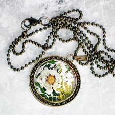 romantic garden :: piękny duży medalion z łańcuszkiem