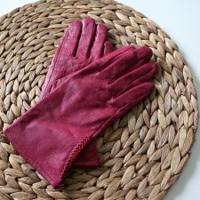 Rękawiczki w kolorze czerwonego wina