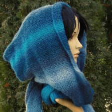 magia turkusów / szal z kapturem