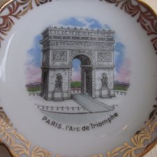 LIMOGES FRANCE  - PARIS.  I'ARC  DE TRIOMPHE - kolekcjonerska porcelana - niewielki talerzyk - podstawek