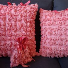 Słodka i urocza, różowa poduszka dekoracyjna 61pd