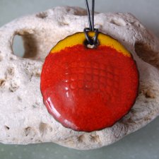 Naszyjnik GORĄCA LAWA - duży czerwono-żółty wisiorek ceramiczny na rzemieniu - czerwona biżuteria hand-made na prezent - biżuteria autorska GAIA