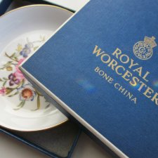 Royal Worcester w eleganckim firmowym opakowaniu średnica 11 cm