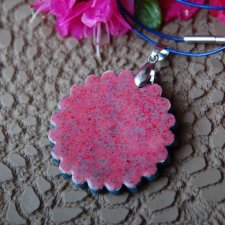 Naszyjnik KWIAT idealny na prezent dla kobiety - purpurowy wisiorek ceramiczny - biżuteria inspirowana naturą - kolorowa biżuteria od Gaia ceramika