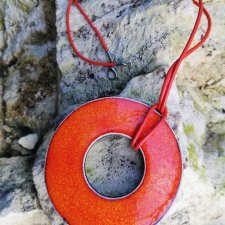 Naszyjnik ceramiczny SOCZYSTA POMARAŃCZA - WISIOREK na pomarańczowym rzemieniu - moda na jesień - jesienny naszyjnik - biżuteria do jesiennych styliza