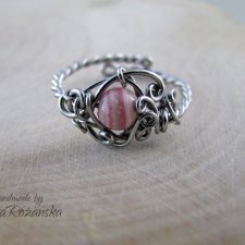 Pierścionek rodochrozyt, wire wrapping stal chirurgiczna