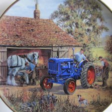 DANBURY MINT - FORD TRACTORS -  AT THE FORGE -FORDSON E27N BY MICHAEL HERRING   kolekcjonerski talerz porcelanowy