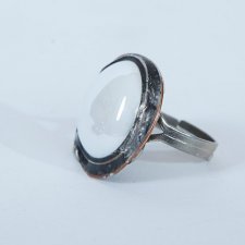 pierścionek retro białyregulowany