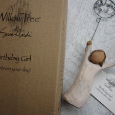 BIRTHDAY GIRL - willow tree 2005   Susan Lordi   Demdaco kolekcjonerska autorska  figurka - NOWA W ORYGINALNYM OPAKOWANIU
