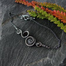 Konstelacja z sercem - minimalistyczna, srebrna bransoleta z motywem wire wrapping