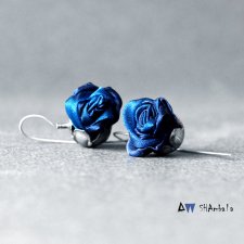 Srebrne kolczyki z granatową tkaniną  BLUE ROSE